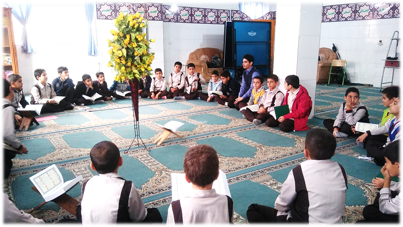 تشکیل حلقه قرآنی و معرفتی در نماز خانه مدرسه
